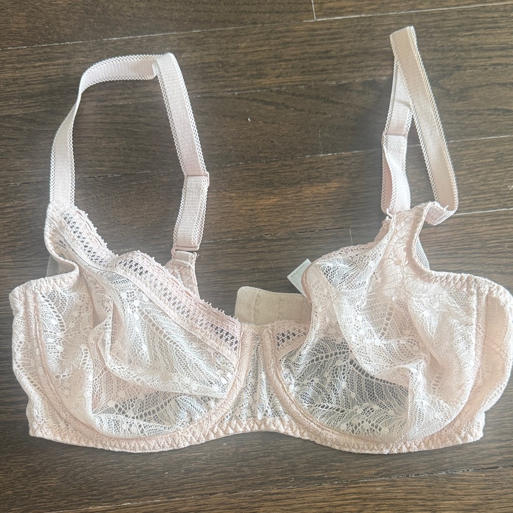 Simon Perele pale pink lace bra 30F int size like new
